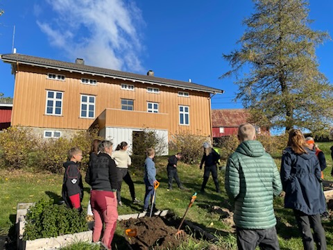 Våren spirer på garden